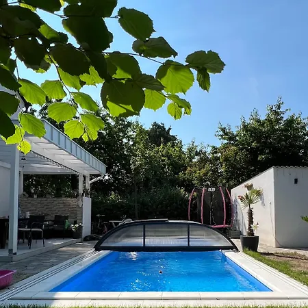 Pool & Chill Balaton شقة