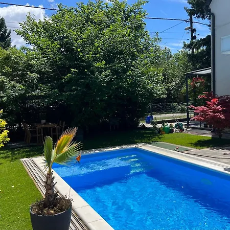Pool & Chill Balaton شقة